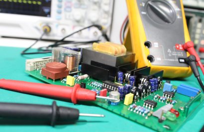 Endüstriyel Elektronik Tamiri Neden Önemlidir? | PLC ve Elektronik Kart Tamiri Rehberi